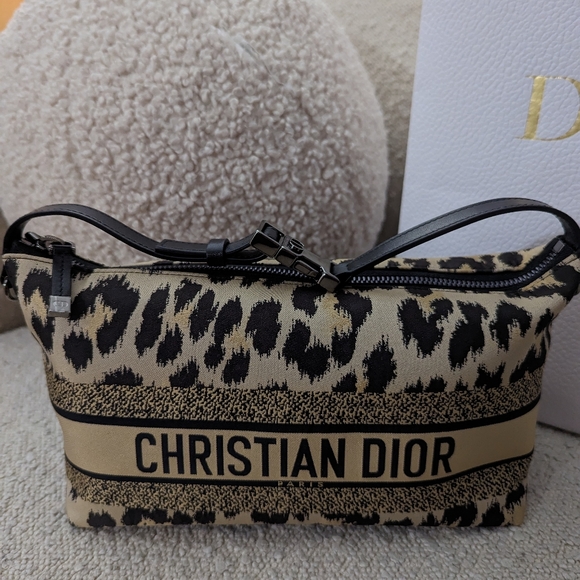 Christian Dior MEDIUM DIORTRAVEL NOMAD POUCH Brand New - Picture 2 of 14